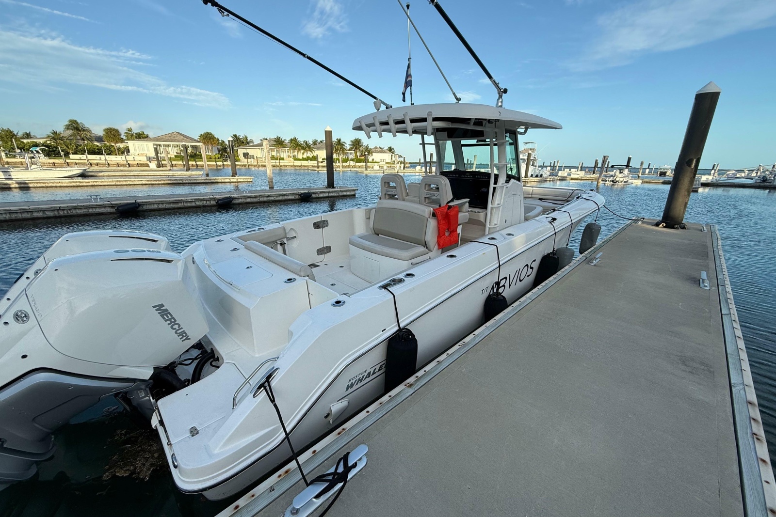 2020 Boston Whaler 330 Outrage