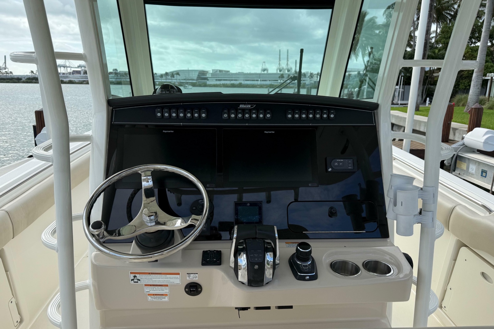 2020 Boston Whaler 330 Outrage