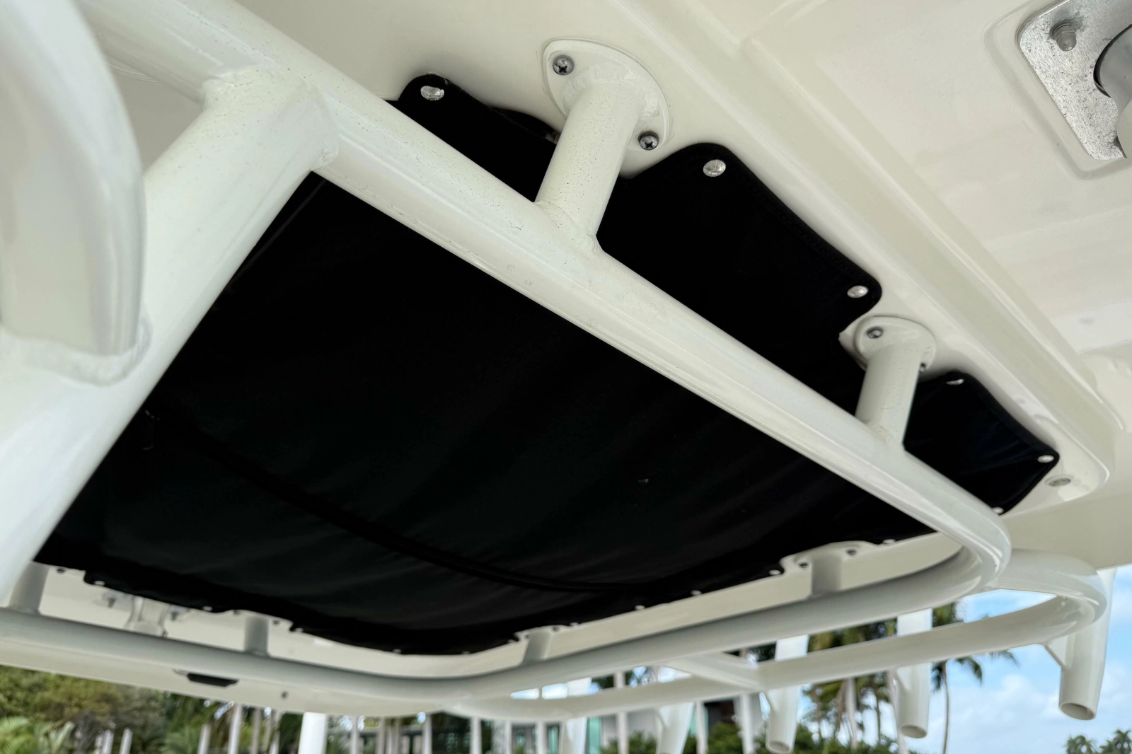 2020 Boston Whaler 330 Outrage