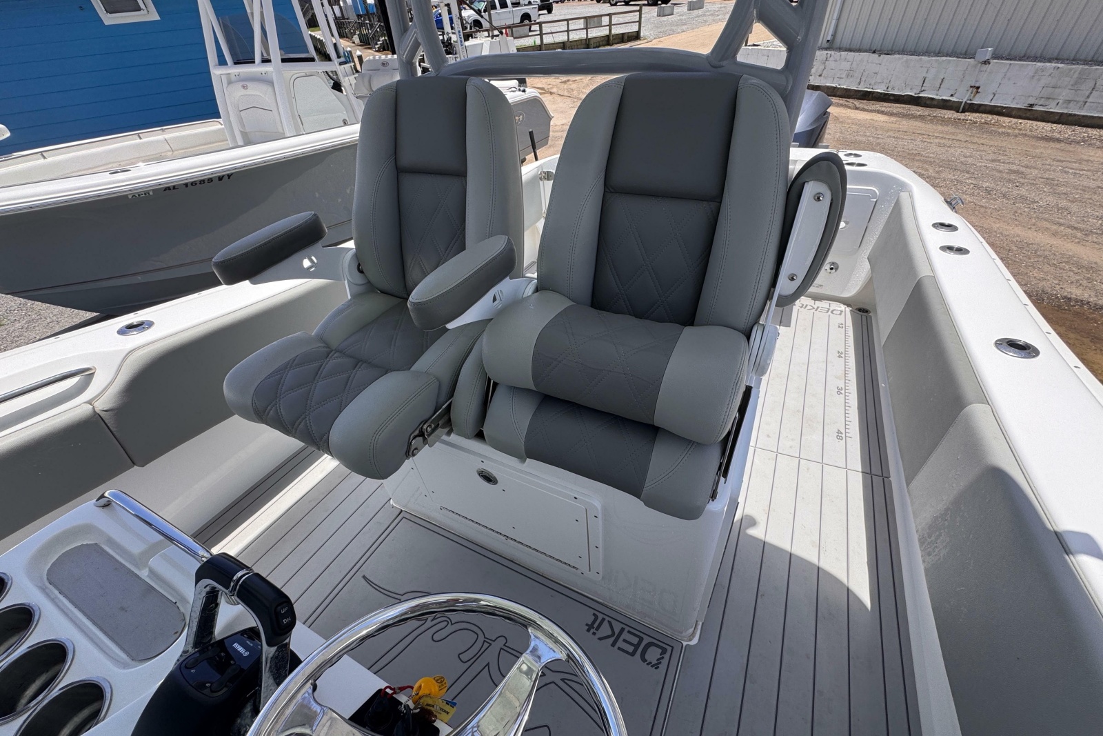 2020 Cape Horn 32XS