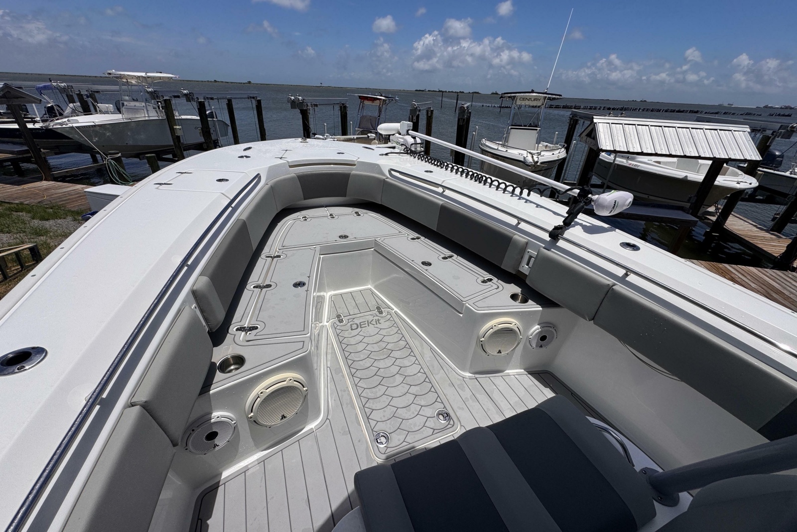 2020 Cape Horn 32XS