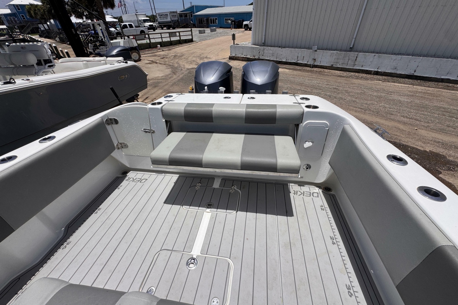 2020 Cape Horn 32XS
