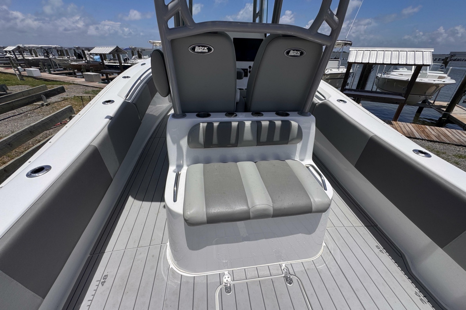 2020 Cape Horn 32XS