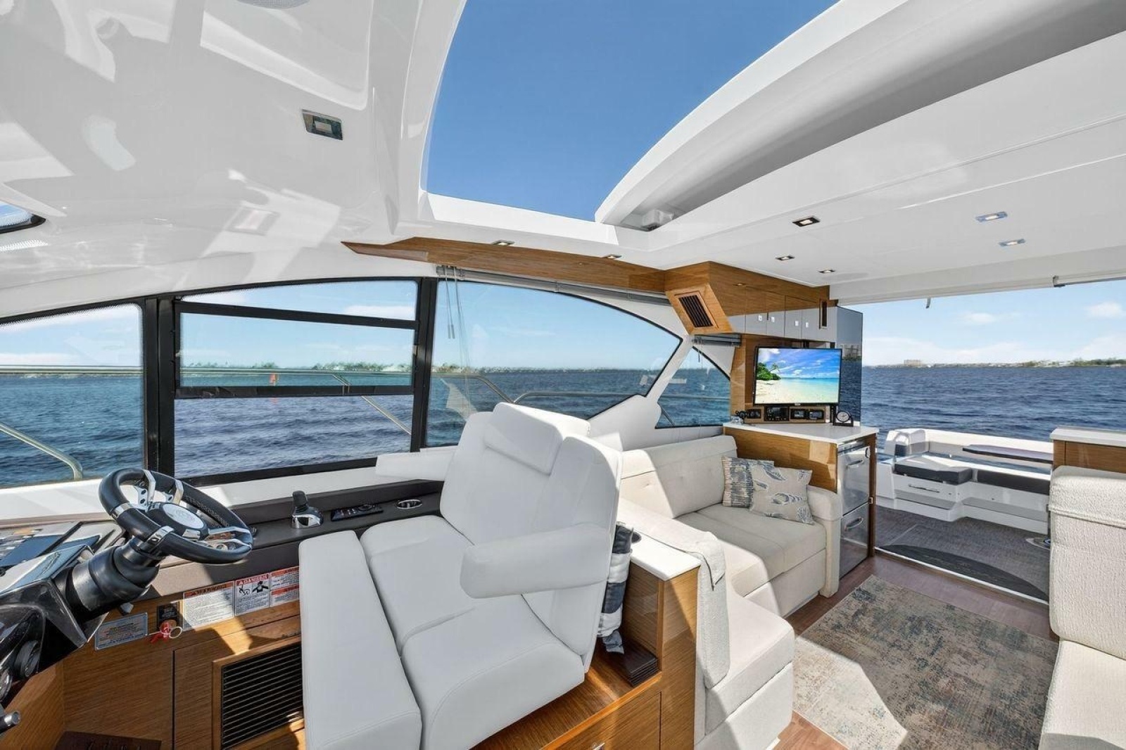2020 Cruisers Yachts 50 Cantius