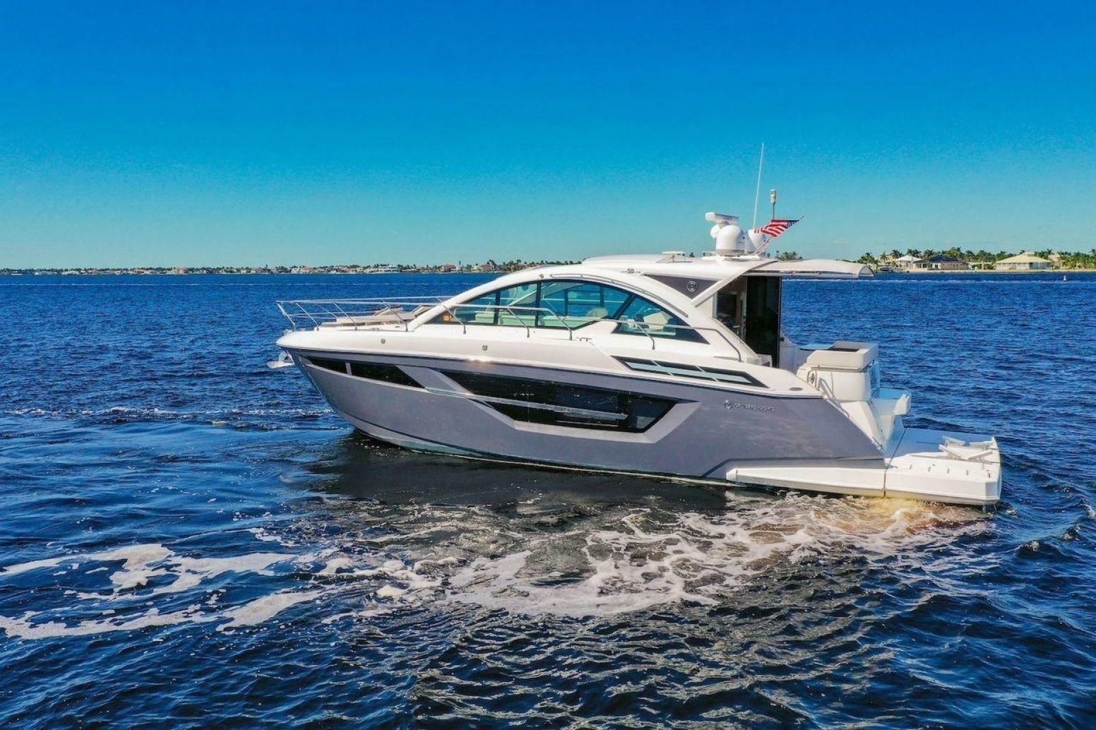2020 Cruisers Yachts 50 Cantius