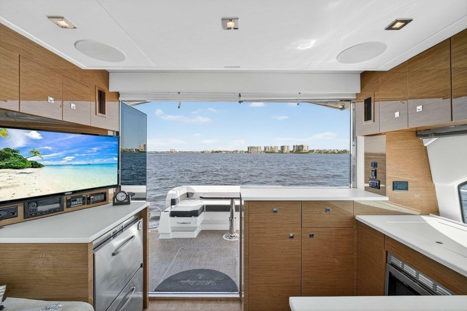 2020 Cruisers Yachts 50 Cantius