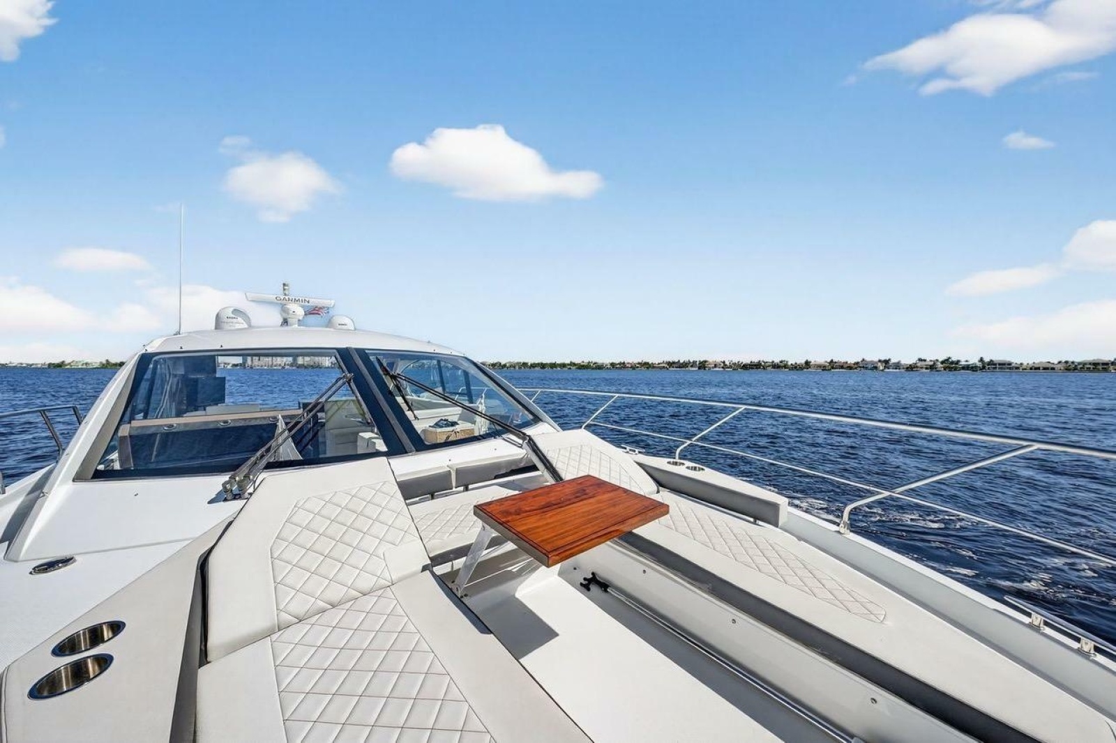 2020 Cruisers Yachts 50 Cantius