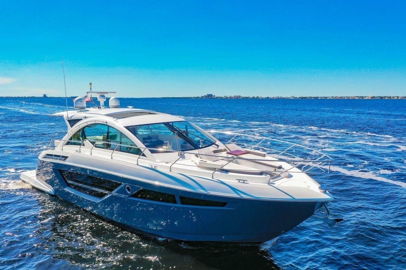 2020 Cruisers Yachts 50 Cantius