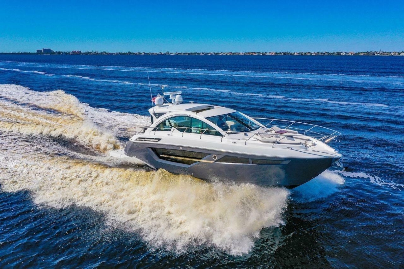2020 Cruisers Yachts 50 Cantius