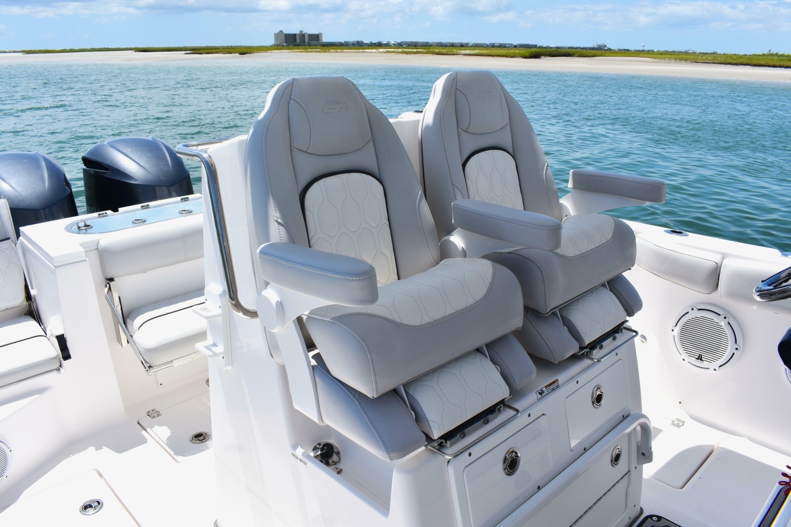 2020 Sea Fox 288 Commander