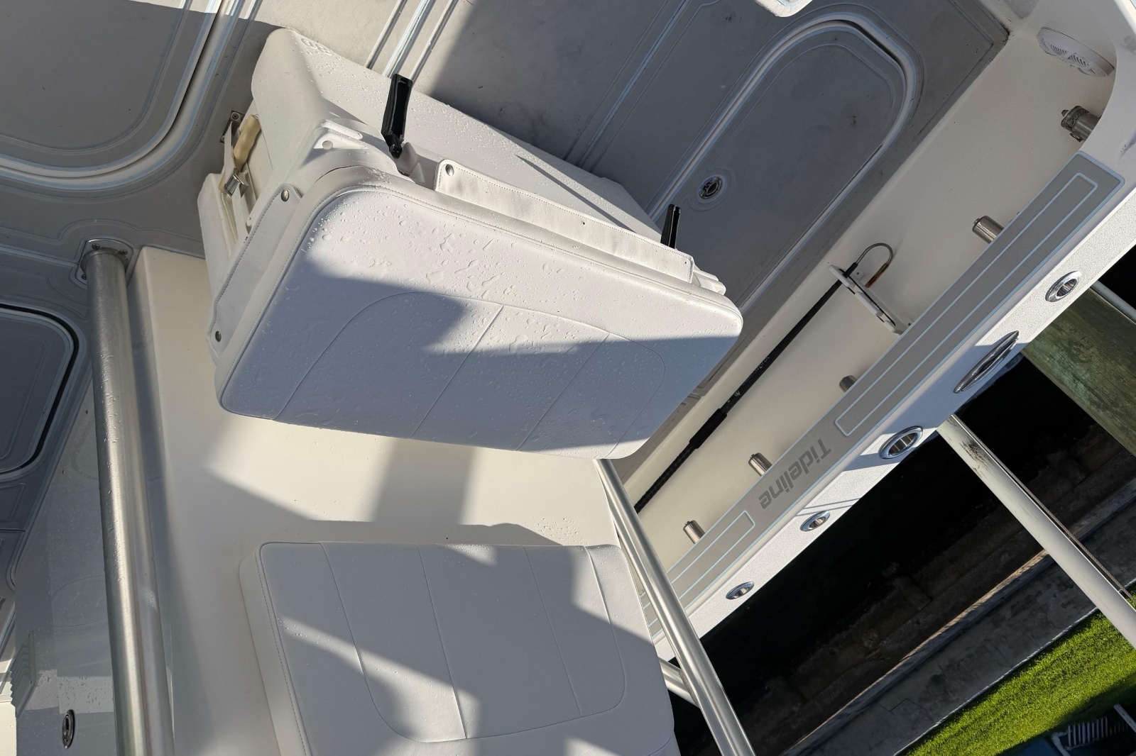 2020 Tideline 235 Hybrid