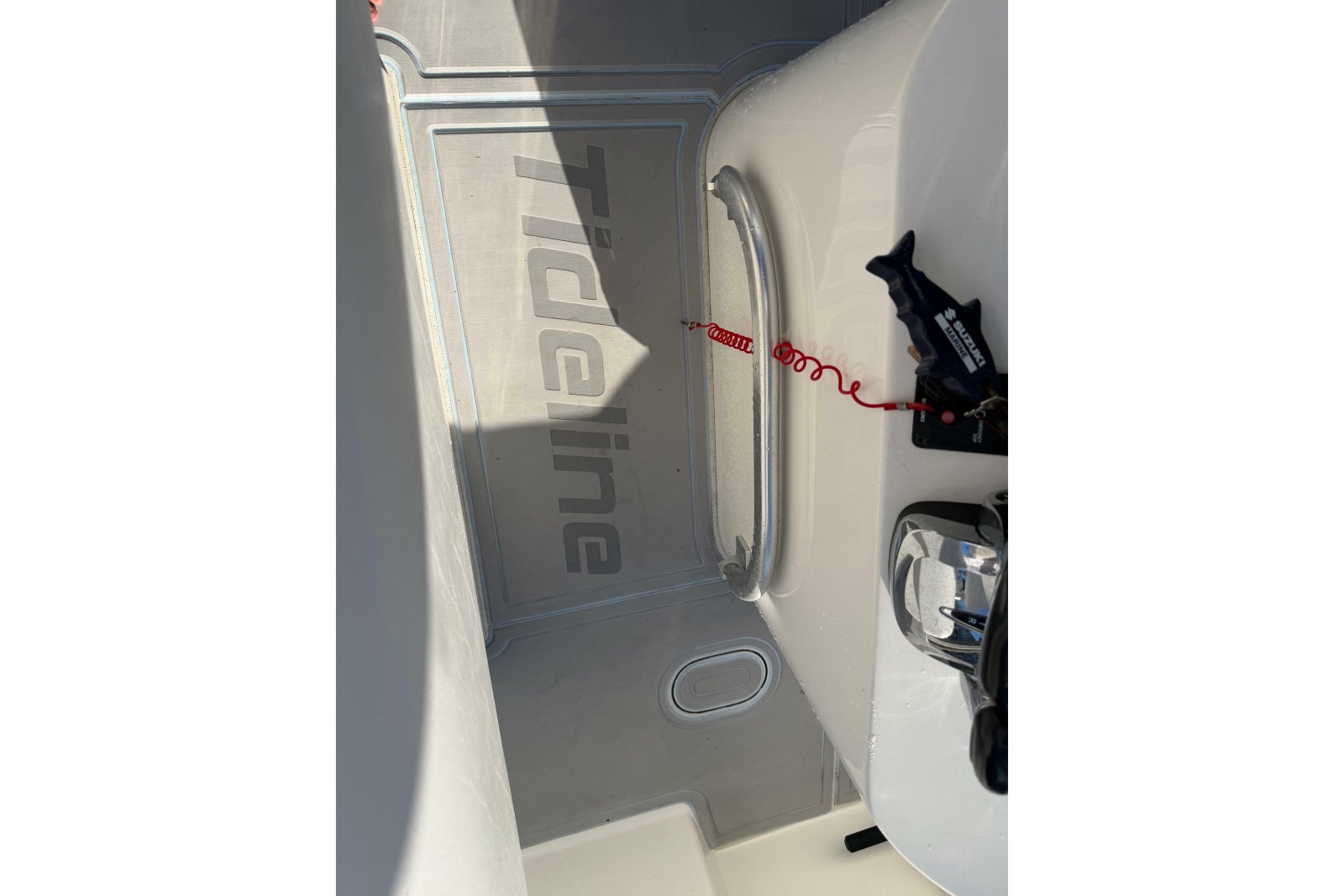 2020 Tideline 235 Hybrid
