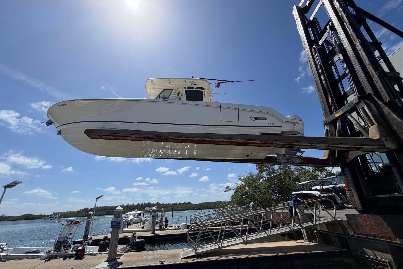 2019 Boston Whaler 330 Outrage