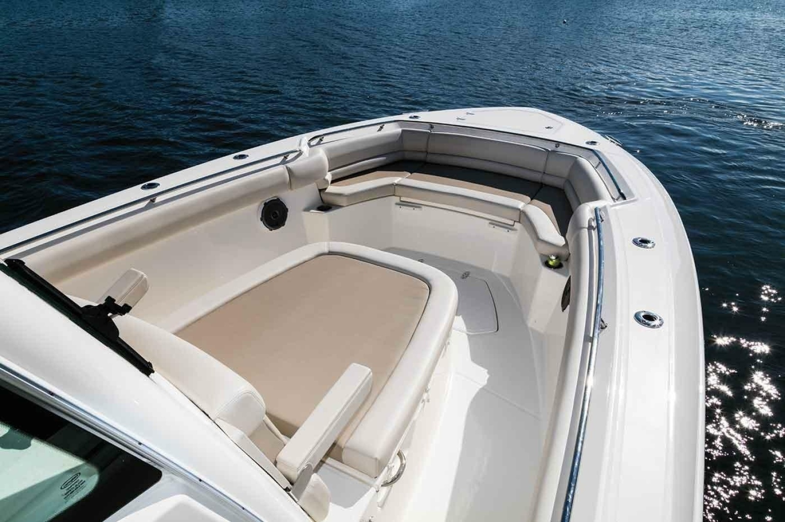 2019 Boston Whaler 330 Outrage