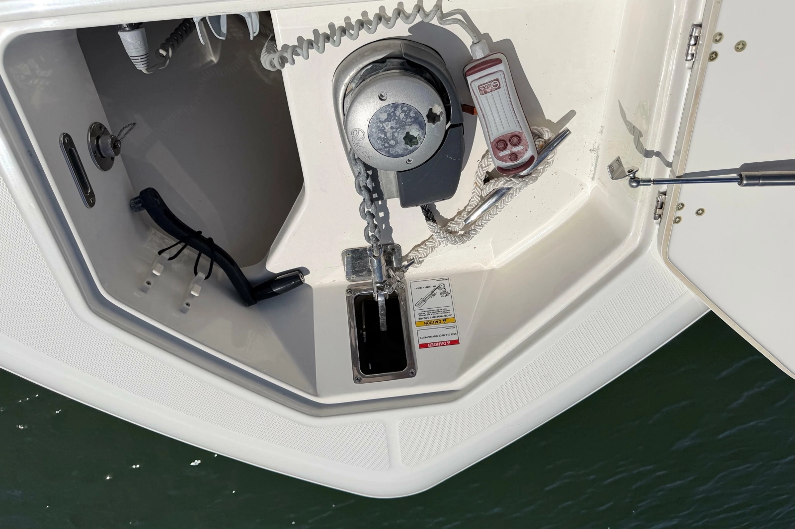 2019 Boston Whaler 330 Outrage