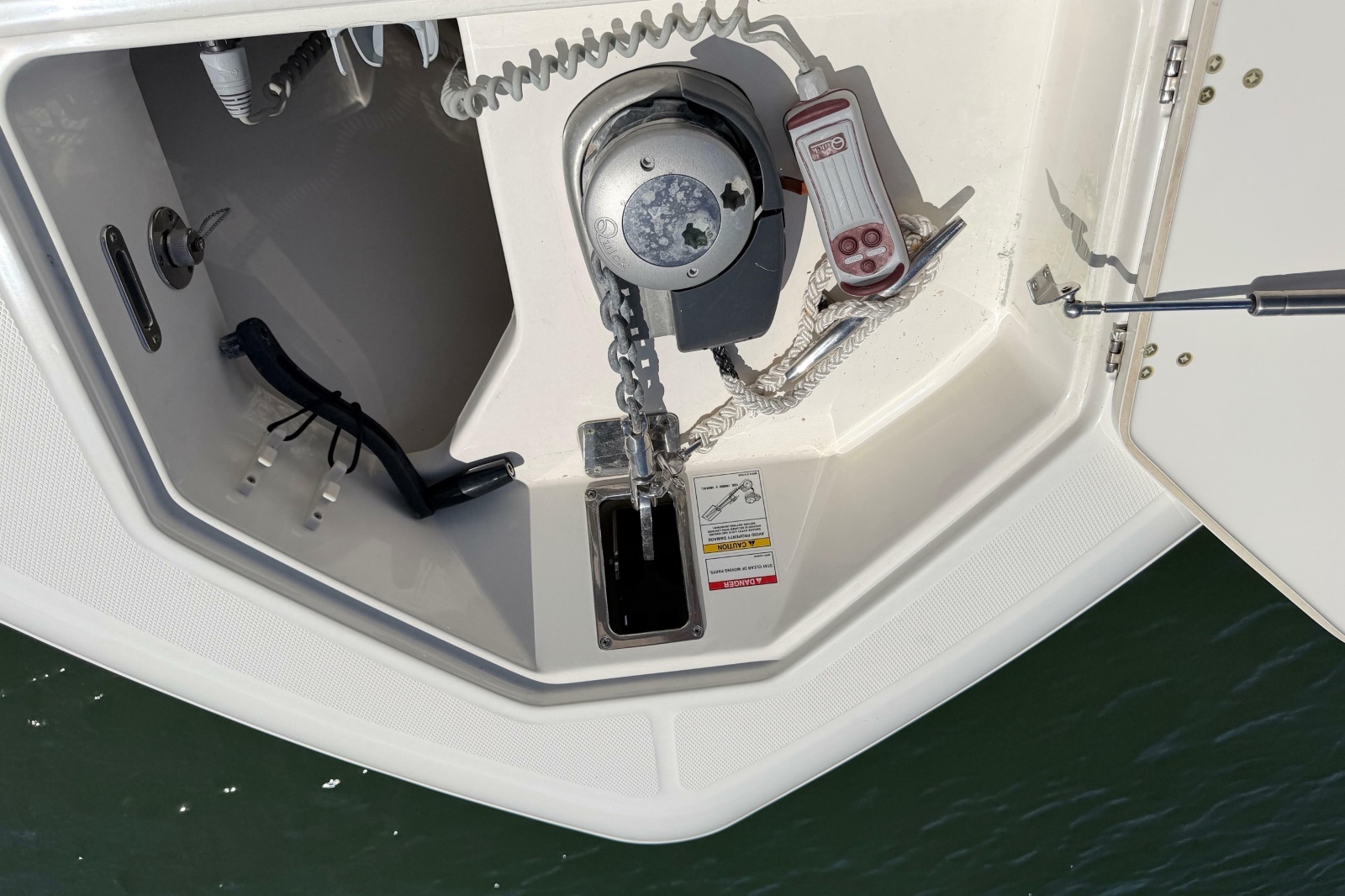 2019 Boston Whaler 330 Outrage