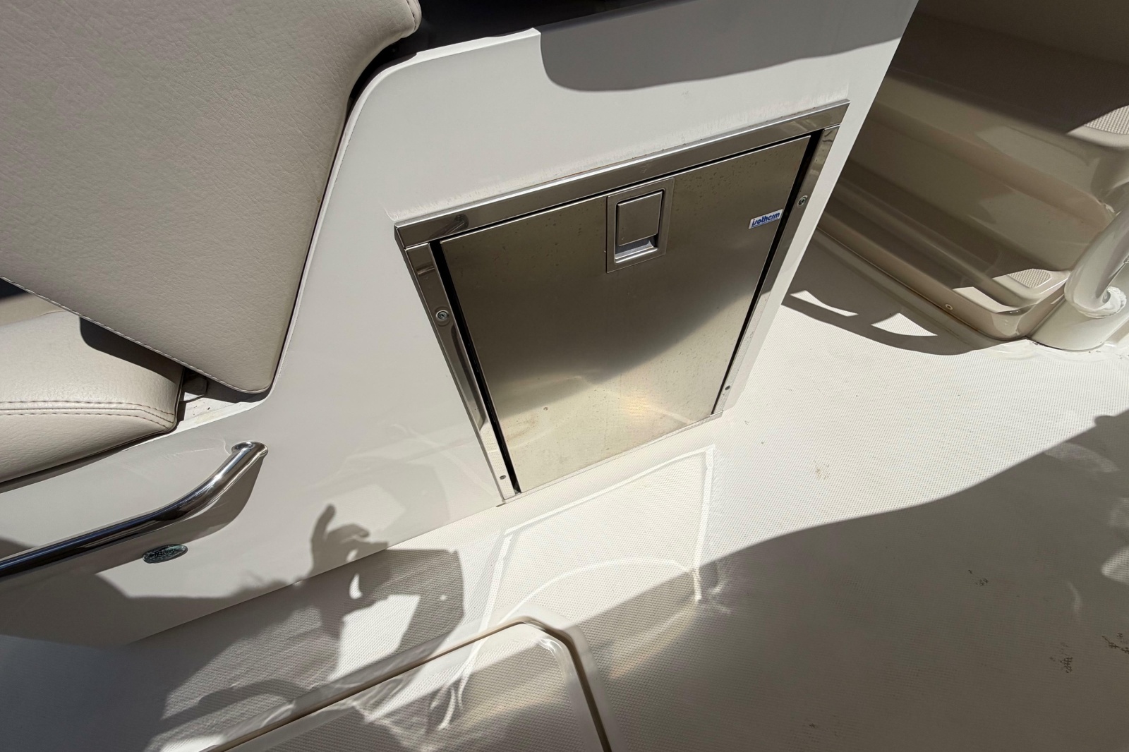2019 Boston Whaler 330 Outrage