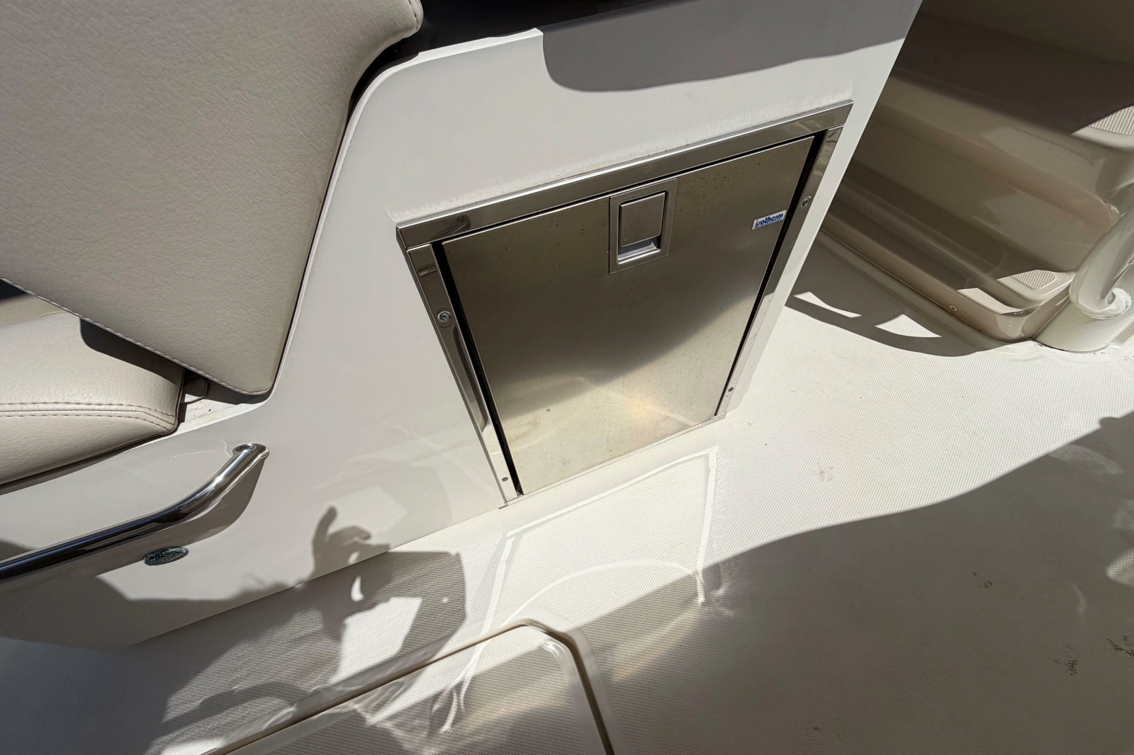 2019 Boston Whaler 330 Outrage