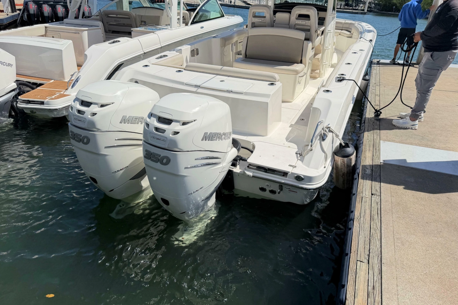 2019 Boston Whaler 330 Outrage