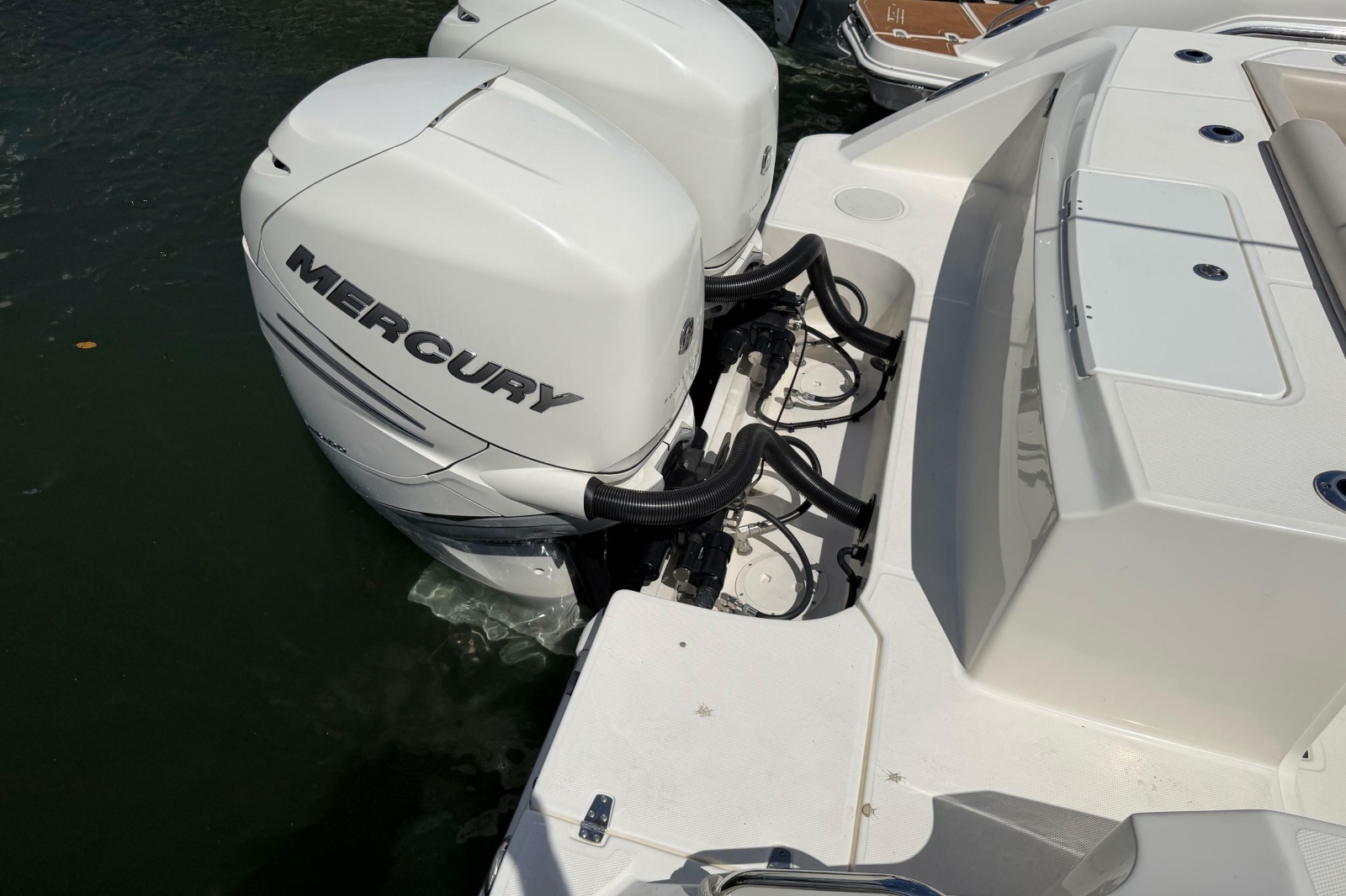 2019 Boston Whaler 330 Outrage