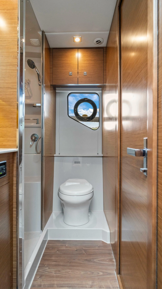 2019 Cruisers Yachts 42 Cantius