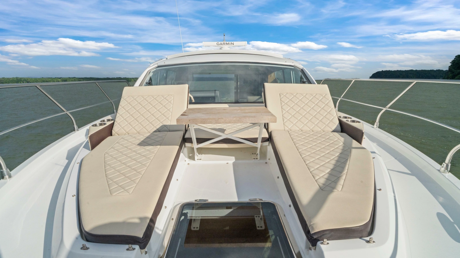 2019 Cruisers Yachts 42 Cantius