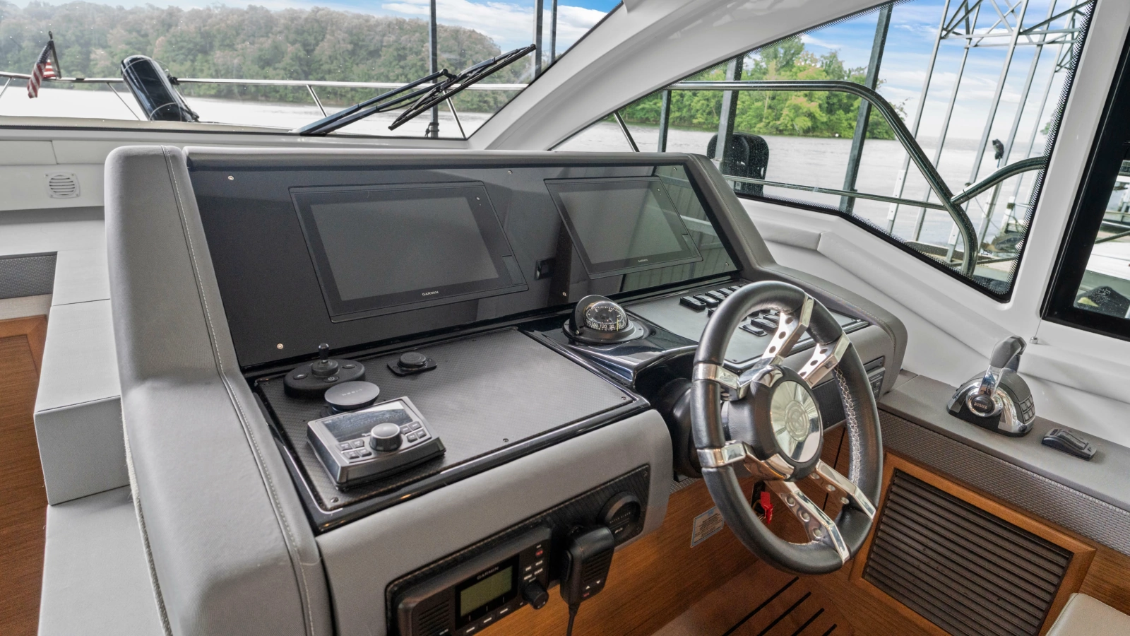 2019 Cruisers Yachts 42 Cantius