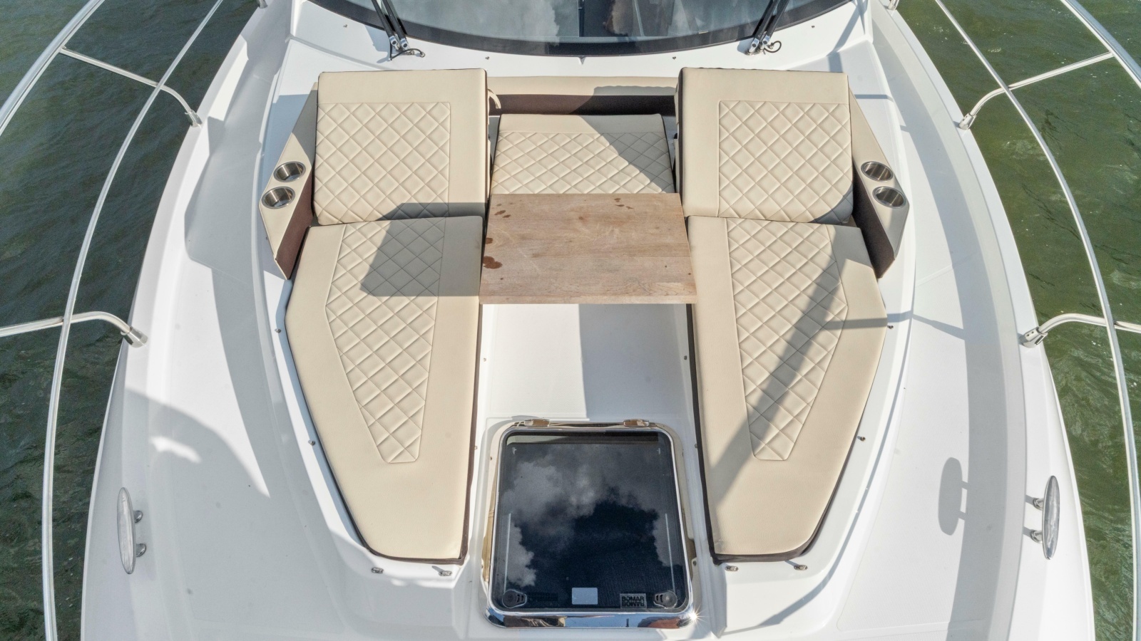 2019 Cruisers Yachts 42 Cantius