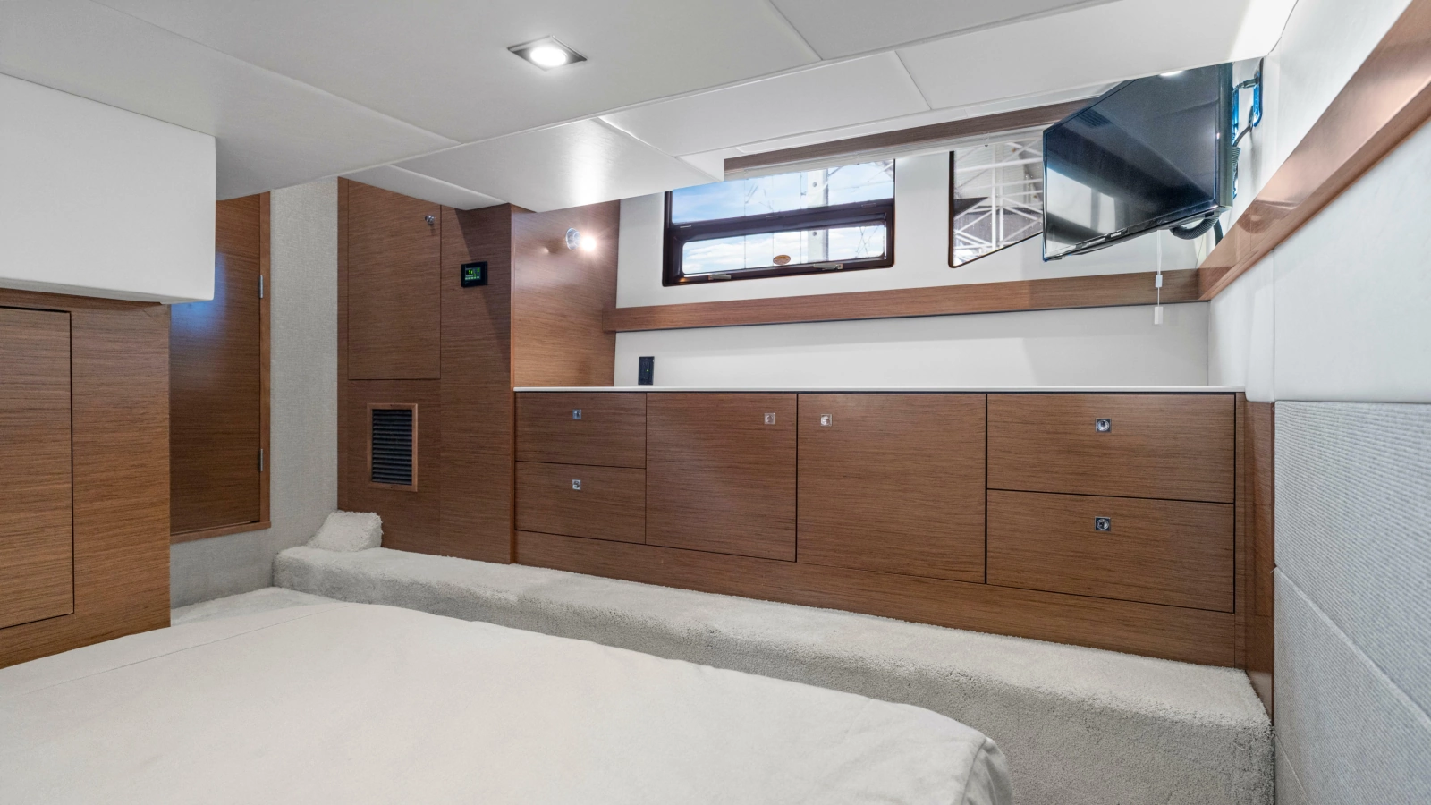 2019 Cruisers Yachts 42 Cantius
