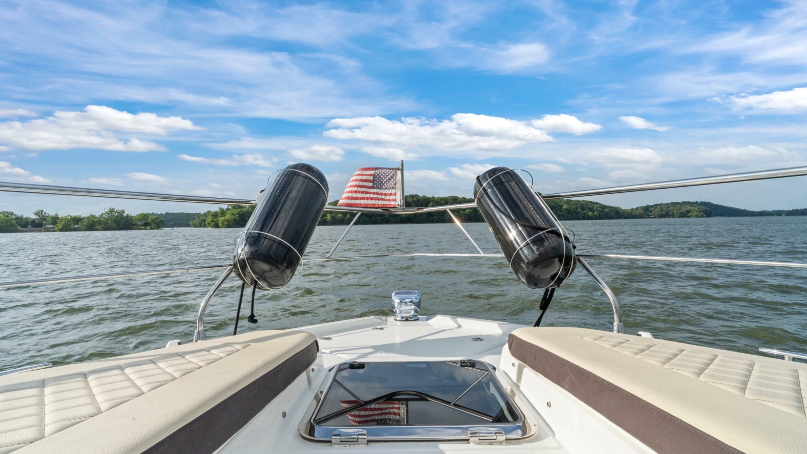 2019 Cruisers Yachts 42 Cantius
