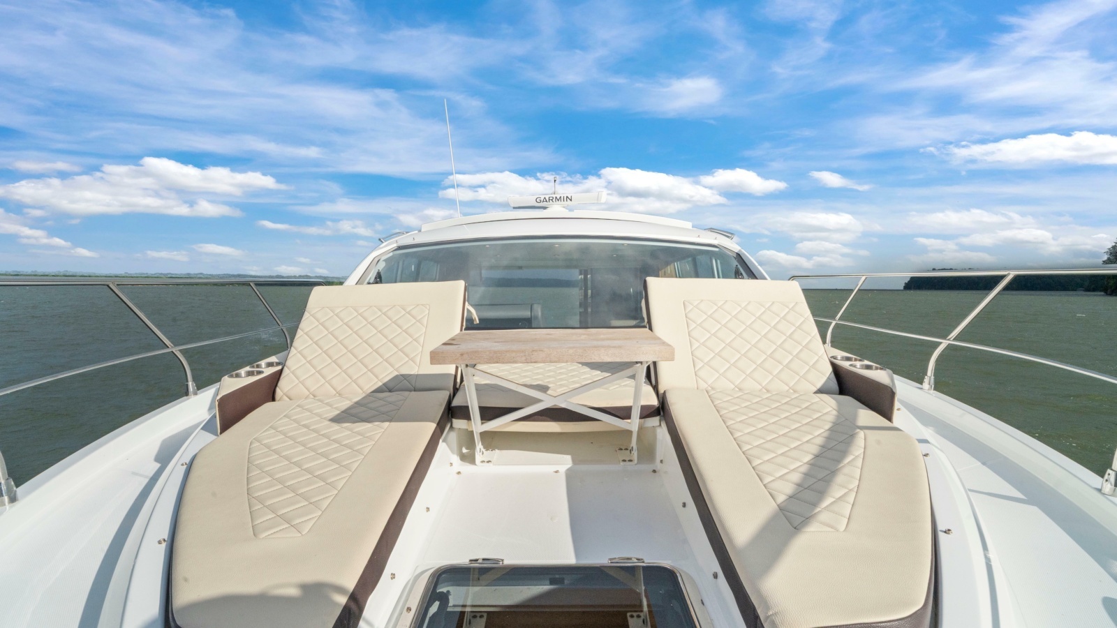 2019 Cruisers Yachts 42 Cantius