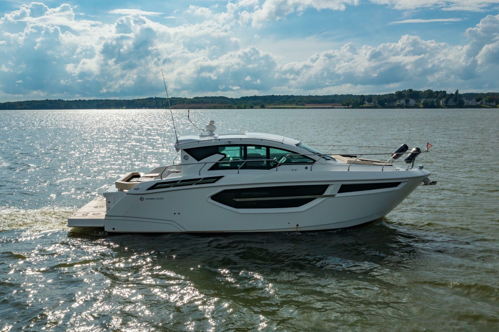 2019 Cruisers Yachts 42 Cantius