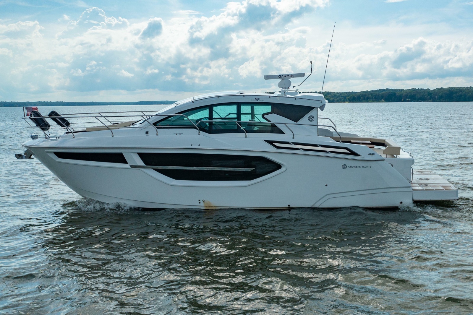 2019 Cruisers Yachts 42 Cantius