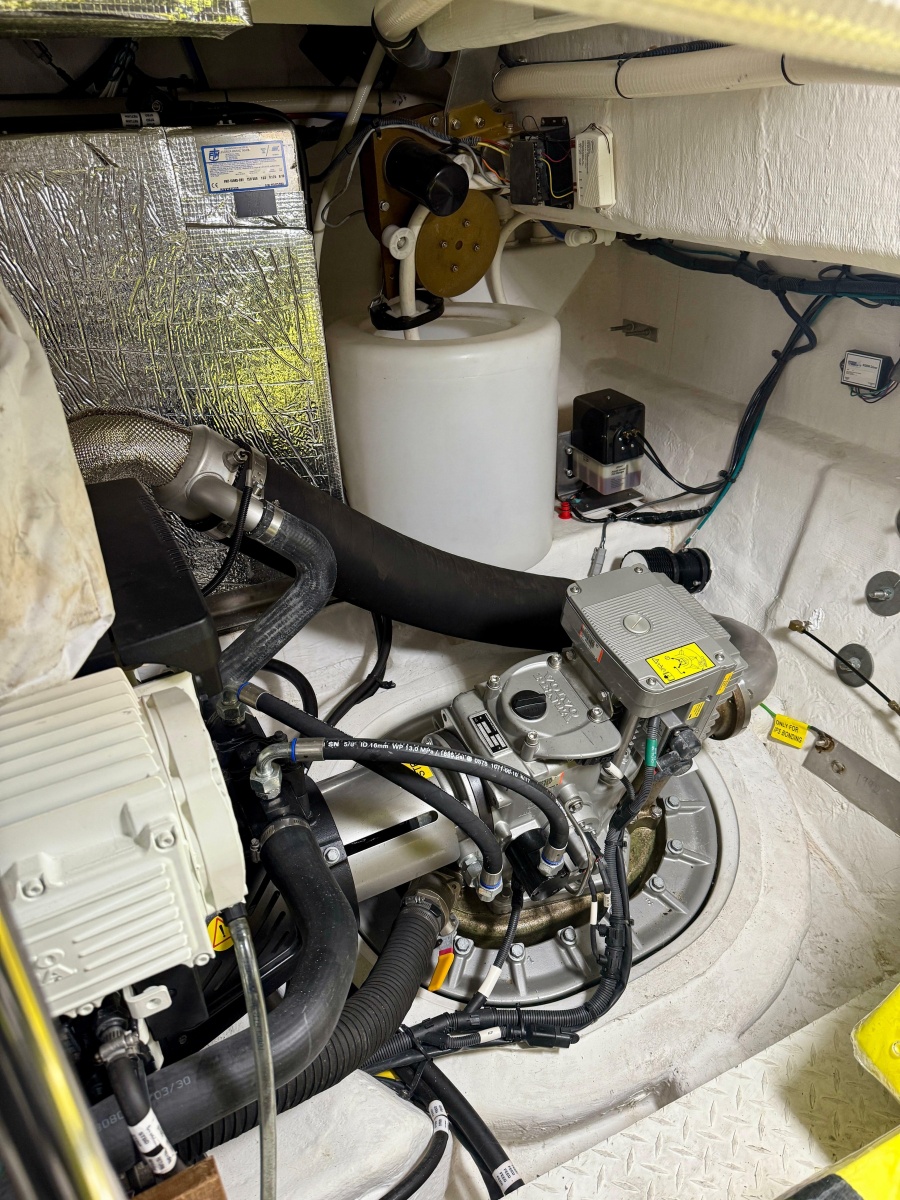 2019 Cruisers Yachts 42 Cantius