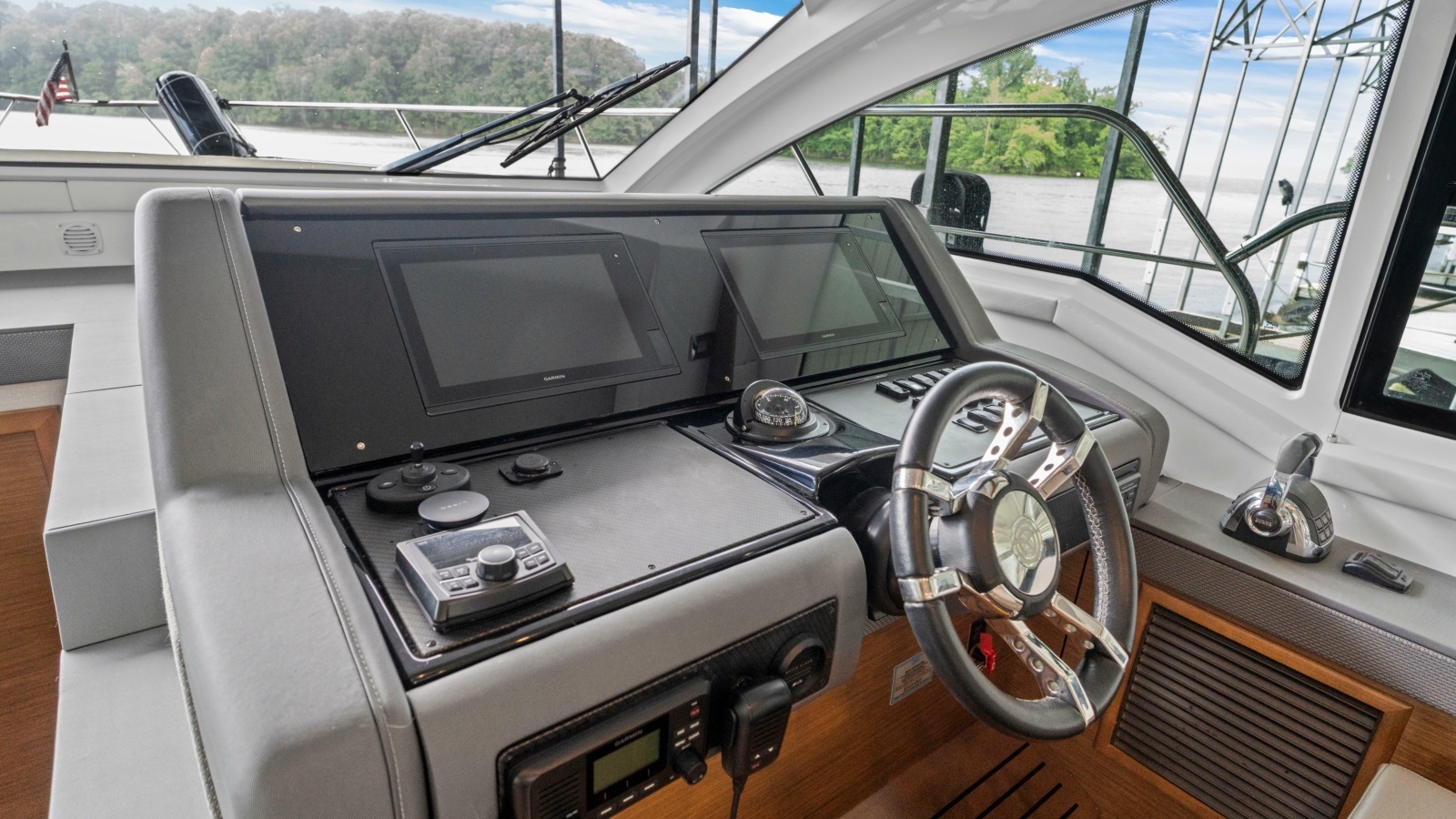 2019 Cruisers Yachts 42 Cantius