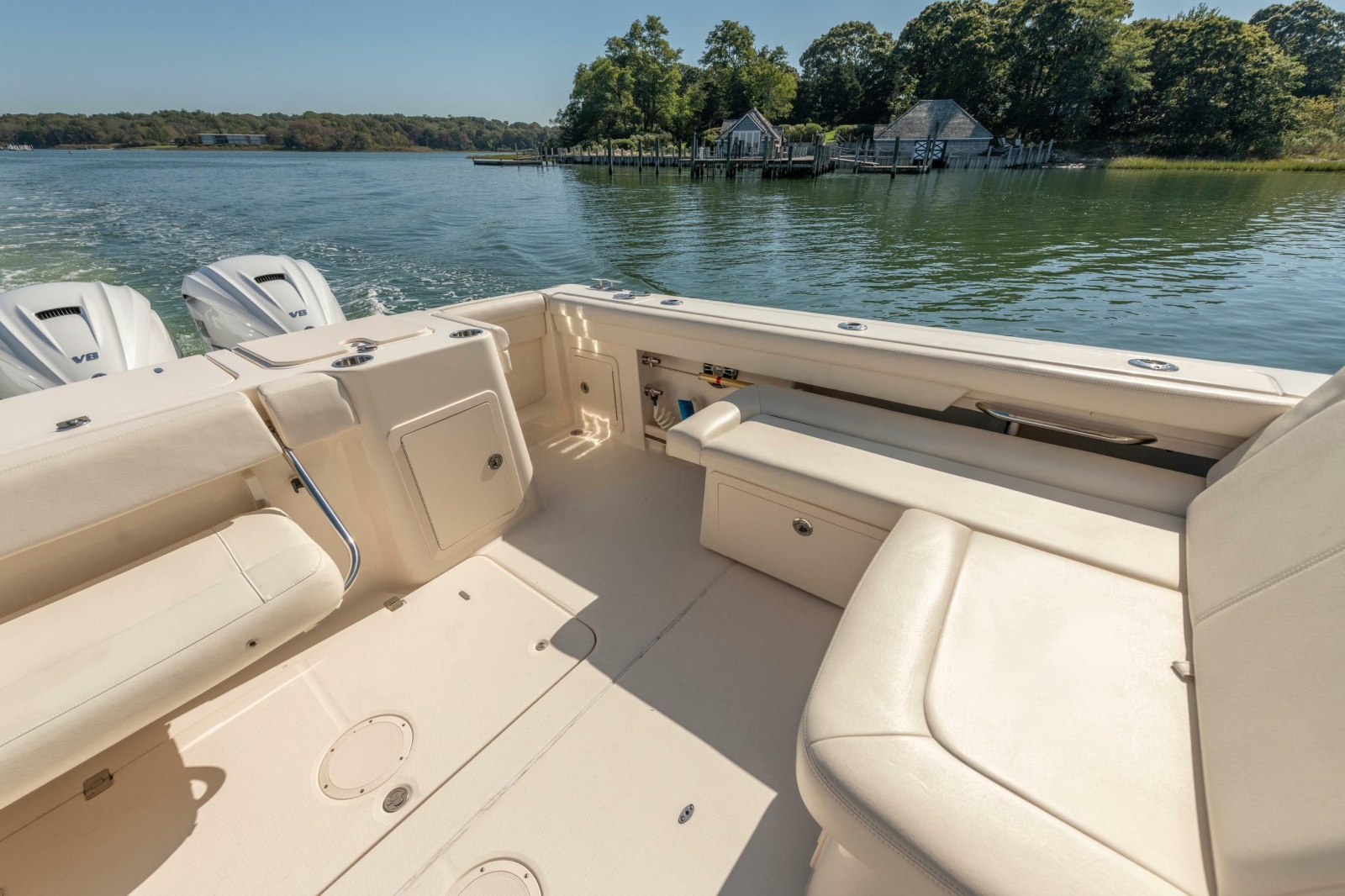 2019 Grady-White Freedom 375