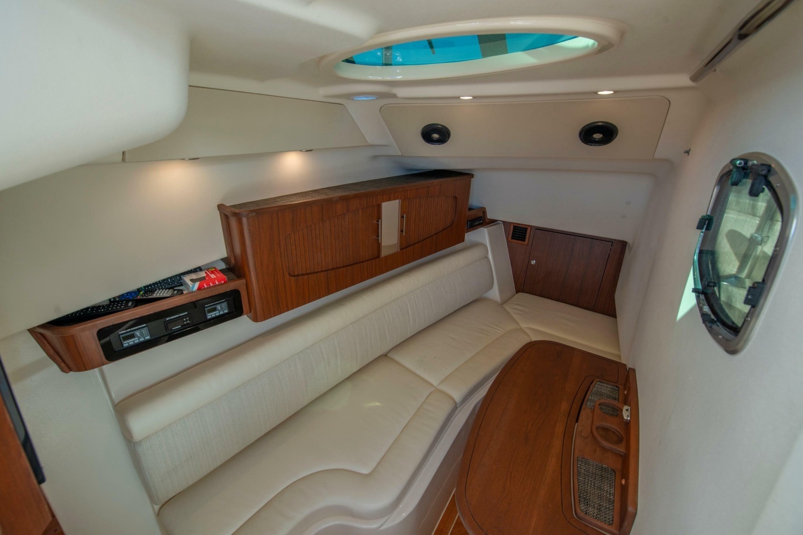 2019 Grady-White Freedom 375