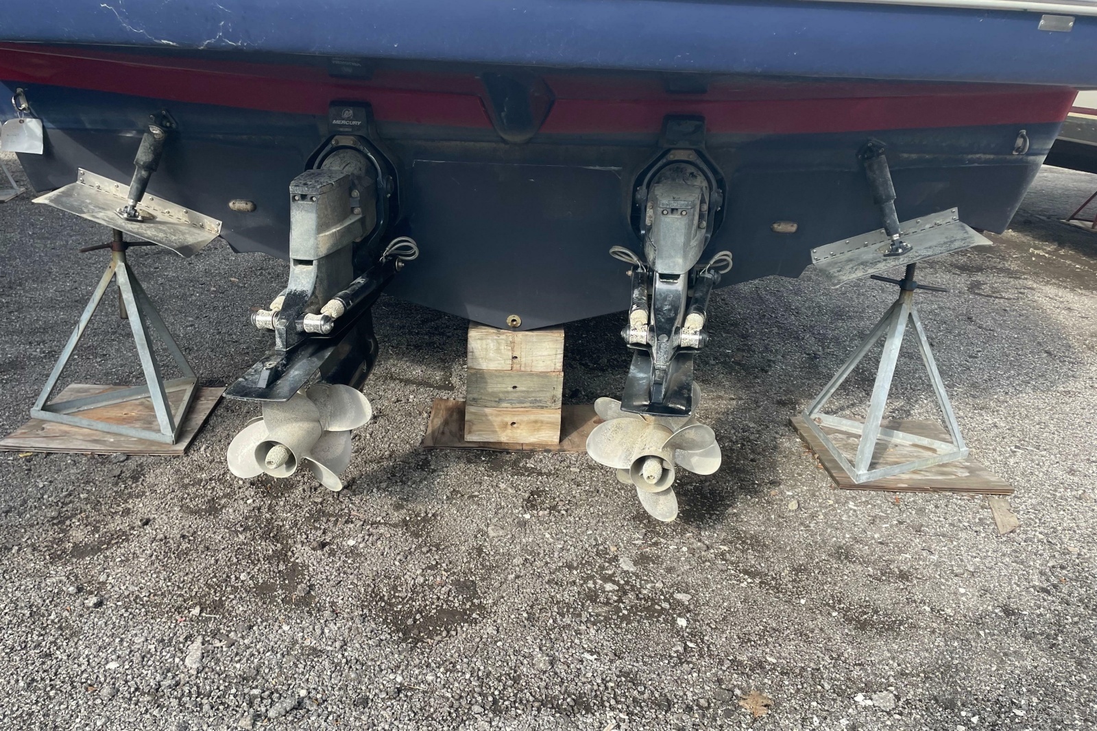 2019 Rinker EX 370