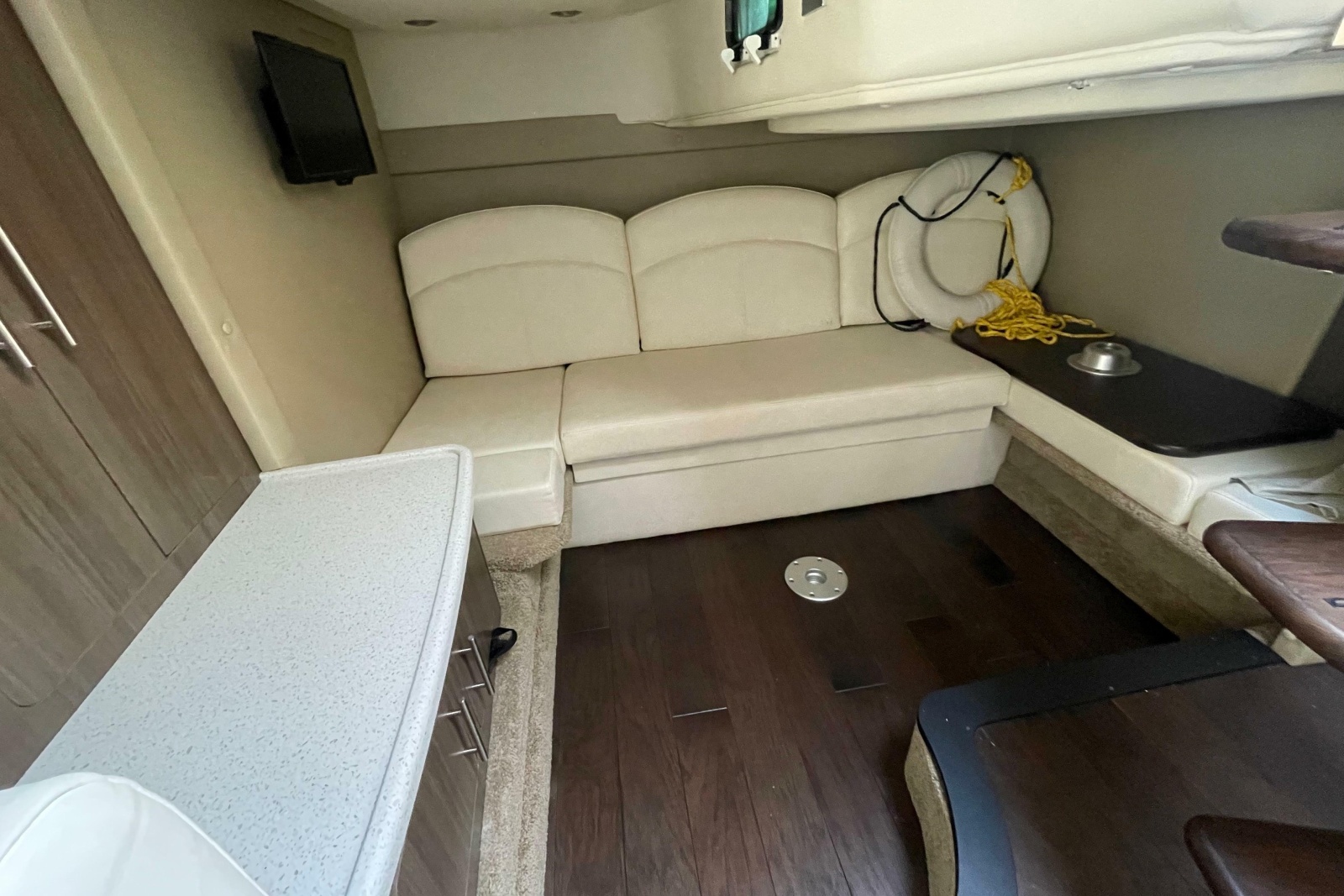 2019 Rinker EX 370