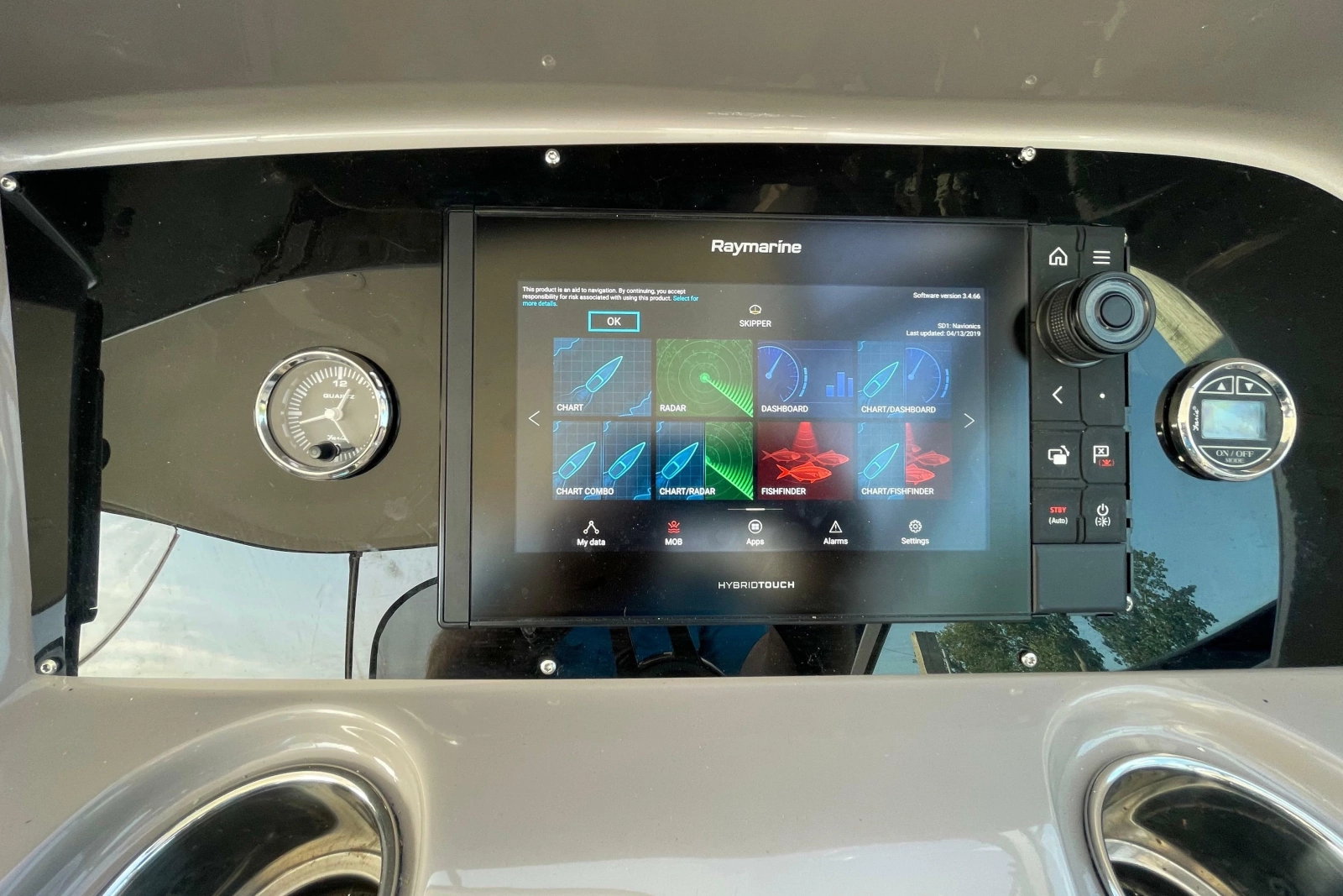 2019 Rinker EX 370