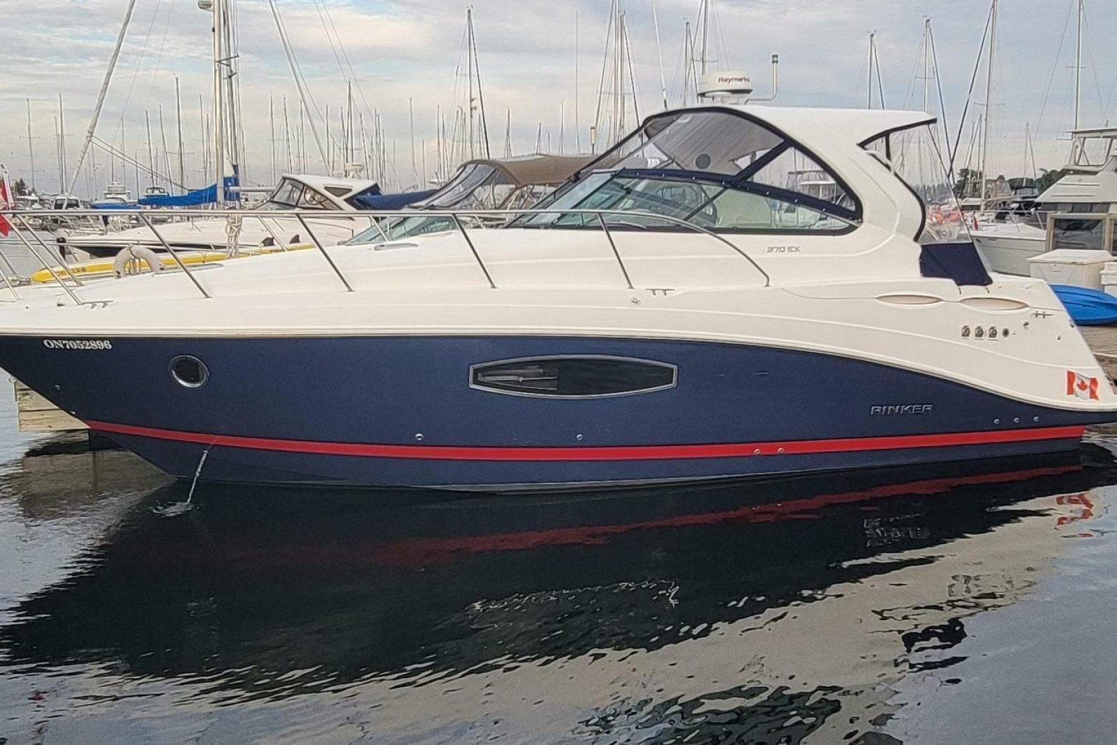 2019 Rinker EX 370