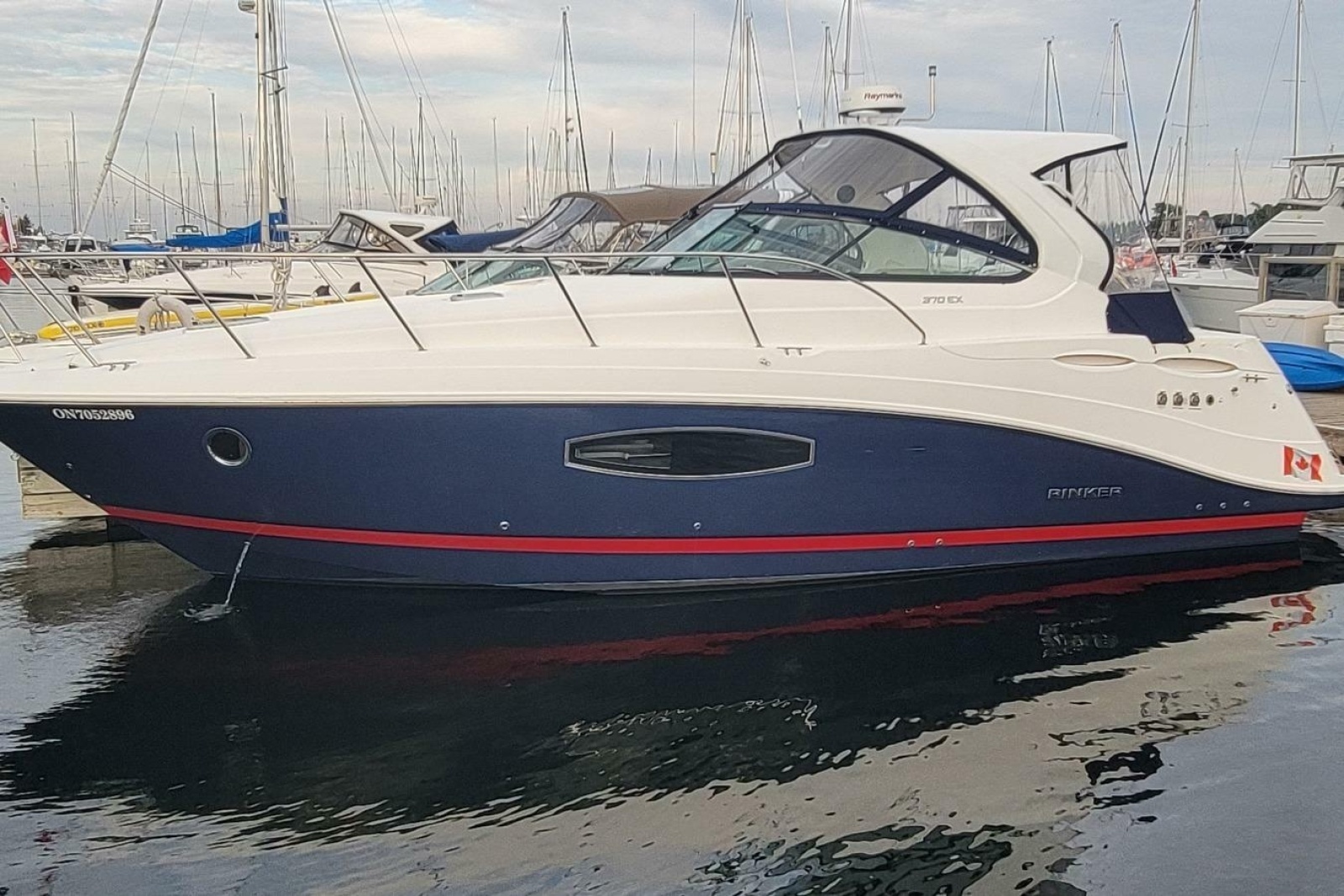 2019 Rinker EX 370