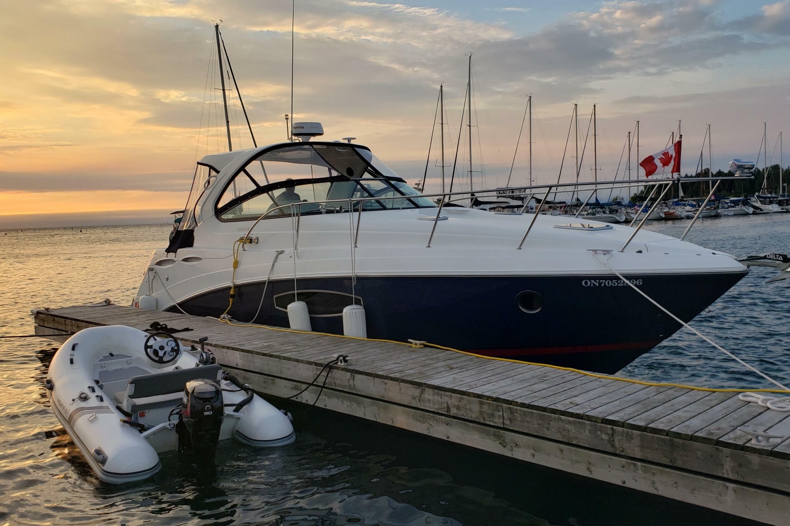 2019 Rinker EX 370