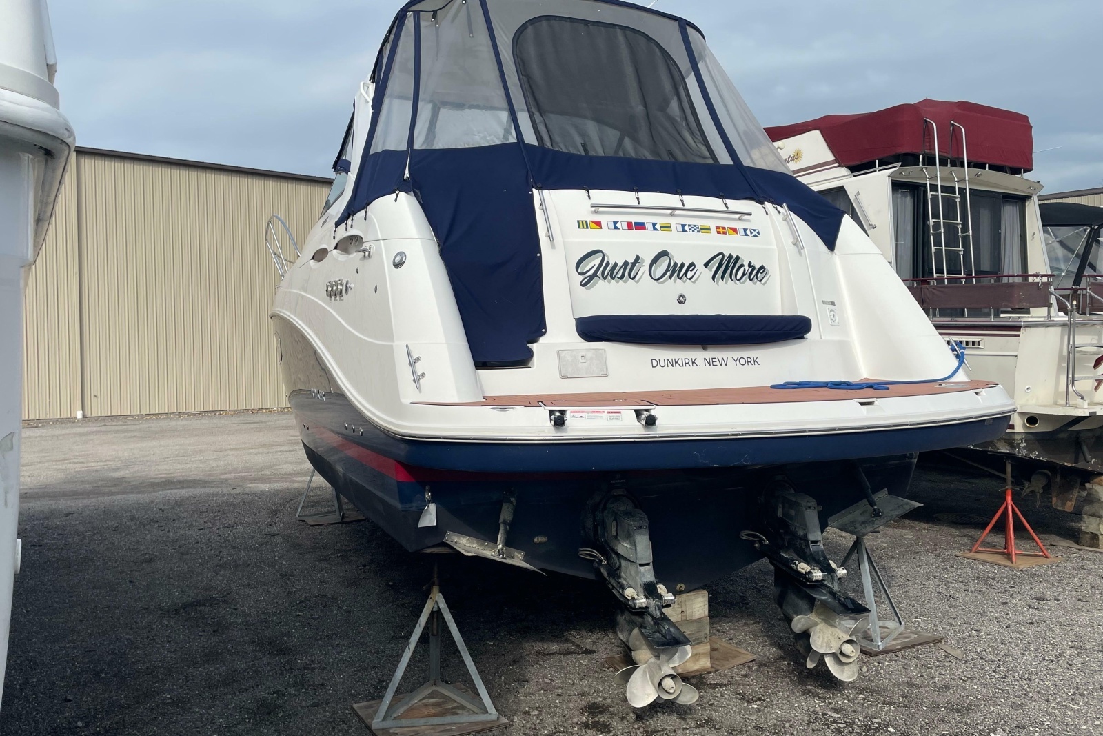 2019 Rinker EX 370