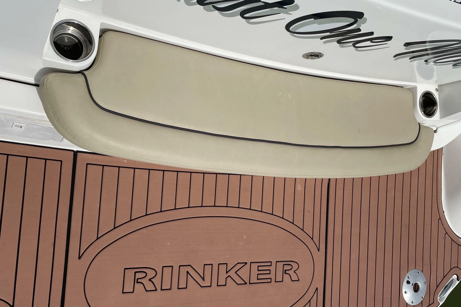 2019 Rinker EX 370