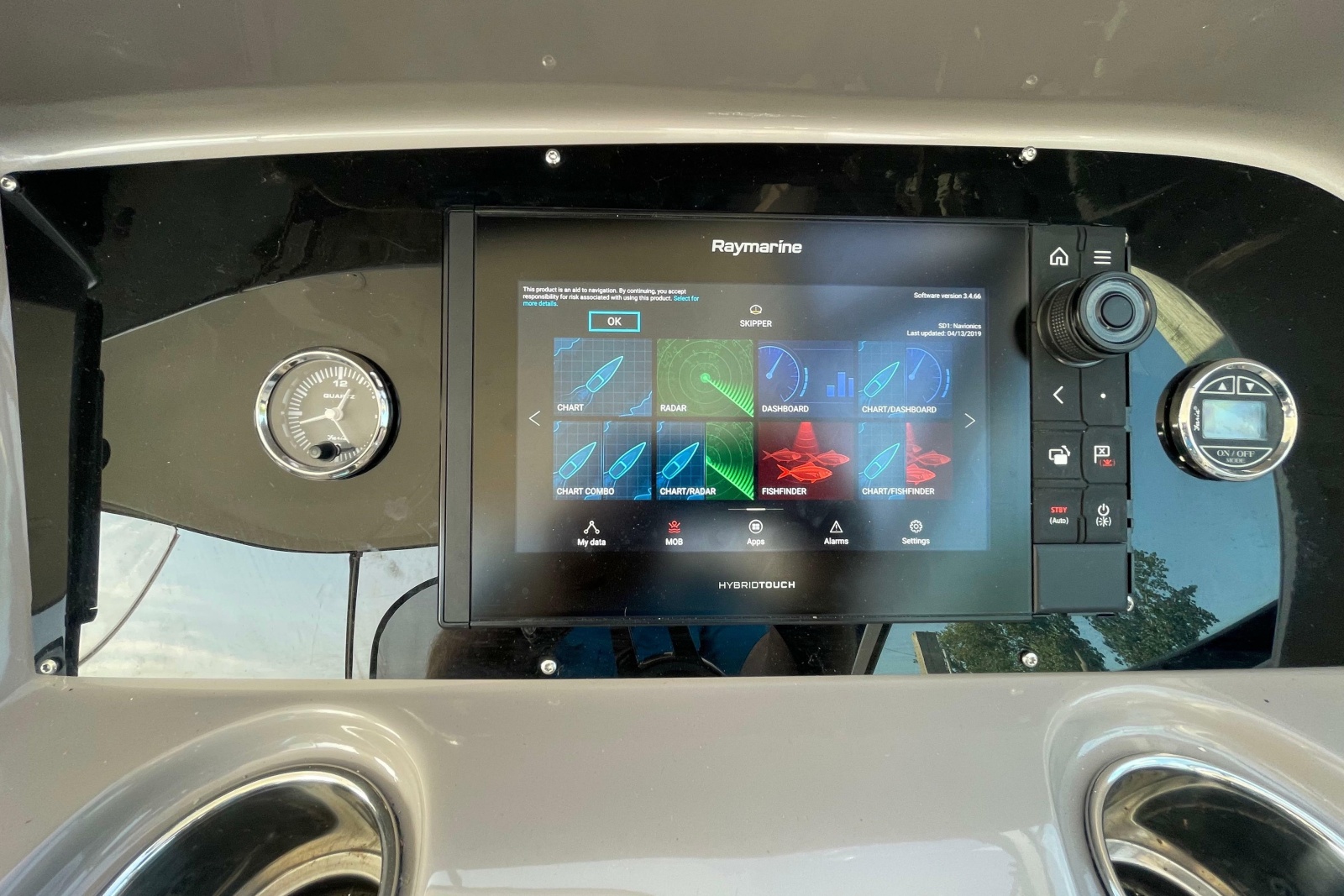 2019 Rinker EX 370