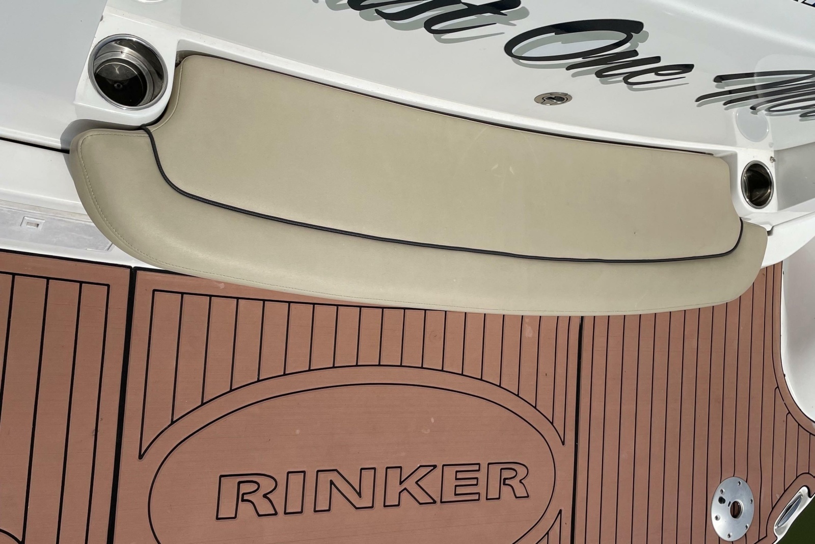 2019 Rinker EX 370