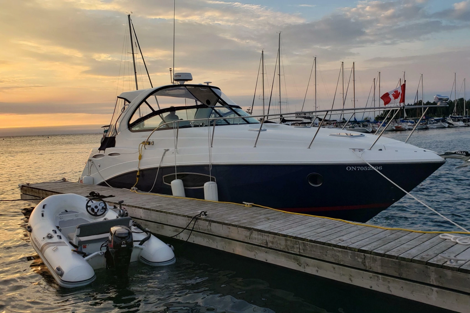 2019 Rinker EX 370