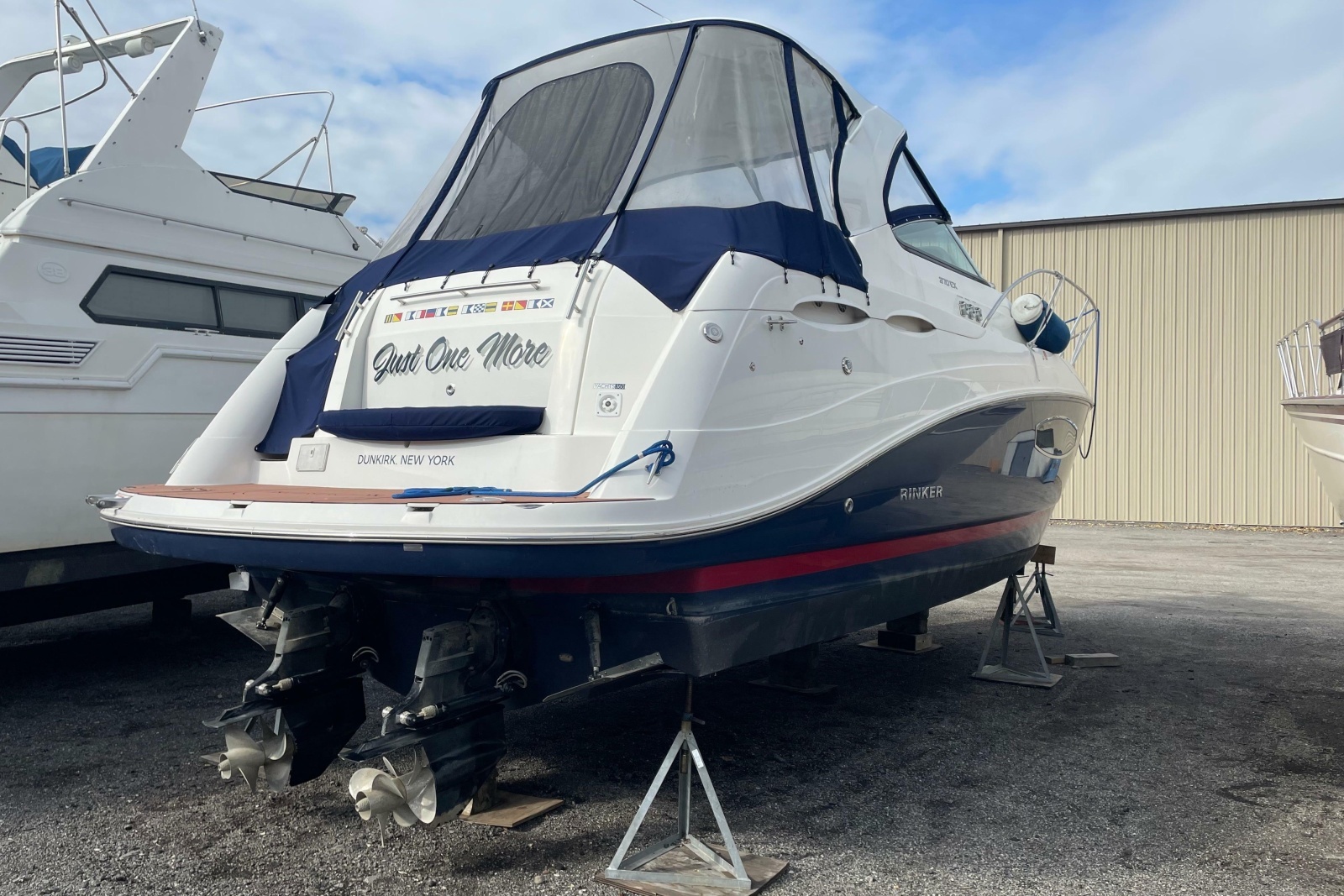 2019 Rinker EX 370