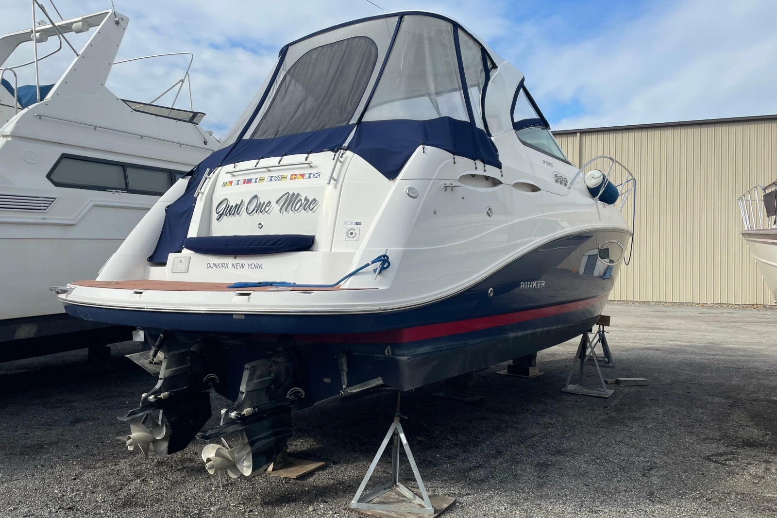 2019 Rinker EX 370